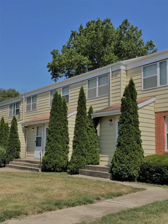 Golfview Village Apartments Apartments in Rantoul, IL For Rent